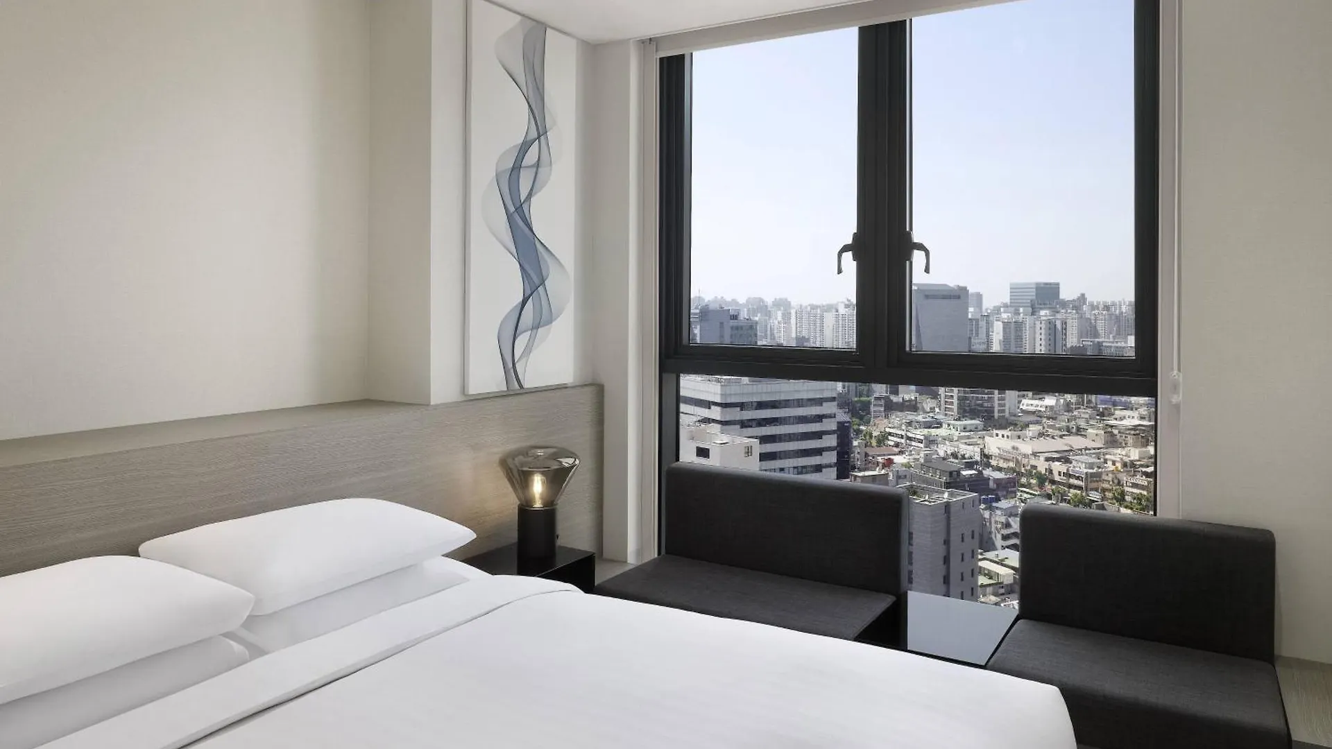Fairfield By Marriott Seoul Hotel 4*,